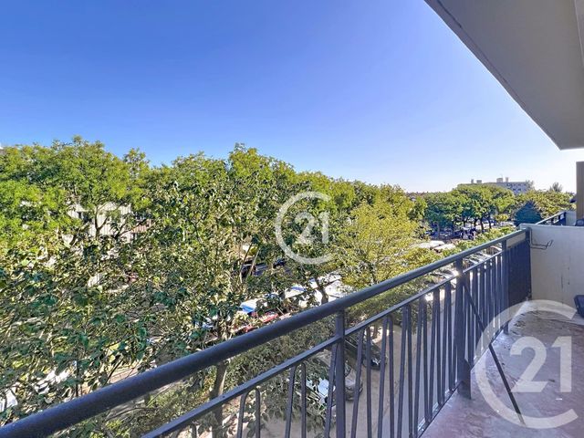 Afficher la photo en grand Appartement F4 à vendre - 4 pièces - 62,70 m2 - Montreuil - 93 - ILE-DE-FRANCE