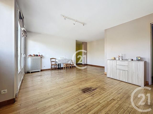 Afficher la photo en grand Appartement F4 à vendre - 4 pièces - 62,70 m2 - Montreuil - 93 - ILE-DE-FRANCE