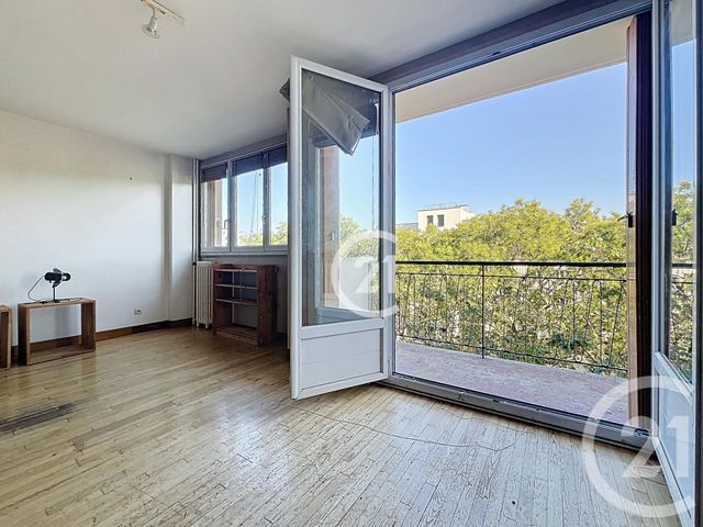 Afficher la photo en grand Appartement F4 à vendre - 4 pièces - 62,70 m2 - Montreuil - 93 - ILE-DE-FRANCE
