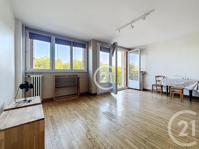 Afficher la photo en grand Appartement F4 à vendre - 4 pièces - 62,70 m2 - Montreuil - 93 - ILE-DE-FRANCE