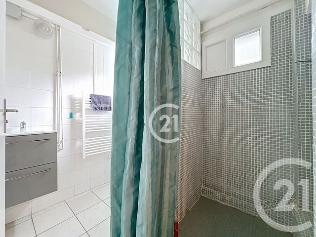 Afficher la photo en grand Appartement Local à vendre - 3 pièces - 130 m2 - Montreuil - 93 - ILE-DE-FRANCE