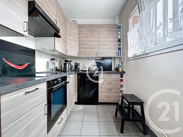 Afficher la photo en grand Appartement T3 à vendre - 3 pièces - 76,82 m2 - Montreuil - 93 - ILE-DE-FRANCE