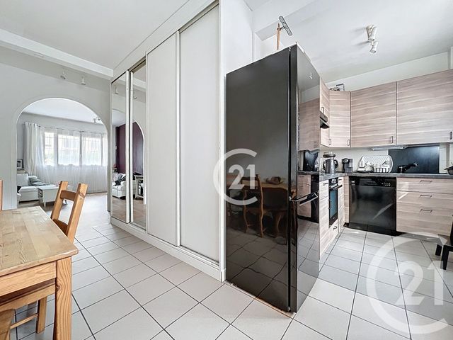 Afficher la photo en grand Appartement T3 à vendre - 3 pièces - 76,82 m2 - Montreuil - 93 - ILE-DE-FRANCE