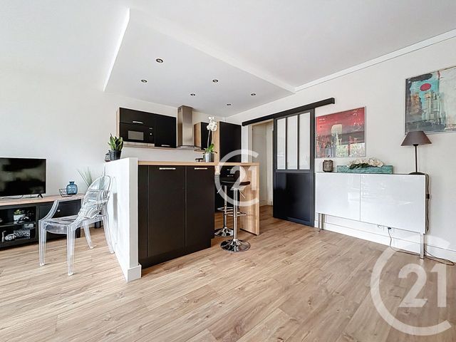 Appartement Studio à vendre - 2 pièces - 46 m2 - Montreuil - 93 - ILE-DE-FRANCE