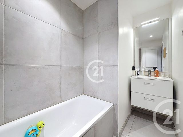 Appartement F4 &agrave; vendre - 4 pi&egrave;ces - 83,01 m2 - Montreuil - 93 - ILE-DE-FRANCE
